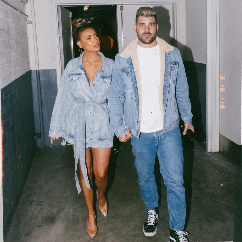 BOOHOO Mid Wash Belted Longline Denim Jacket 💙